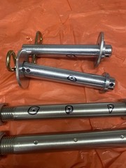 25 Mm Pins For One Ton China Excavator Greasable Bucket Thumb
