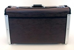 HT219I – PLATT LUGGAGE – CATALOG CASE – Interior Dimensions (L x W x D): 17″ x 1