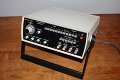 SIMPSON 421 SWEEP FUNCTION GENERATOR (NO FAULT SHOWN, DIRECT RETURNS ACCEPTED)